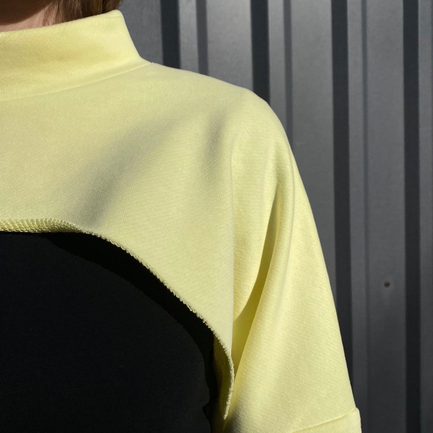 Yellow jersey crop sleeves