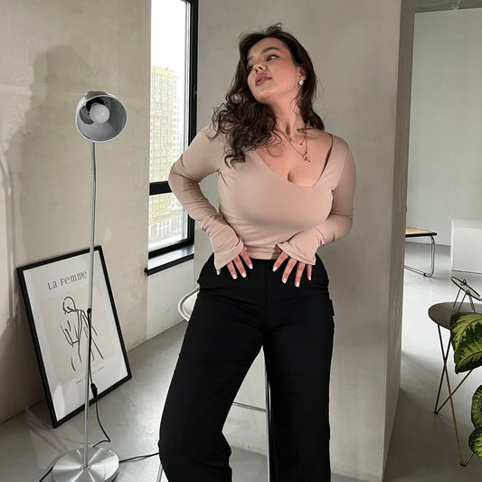 Бежевий Лонгслів з асиметричним вирізом